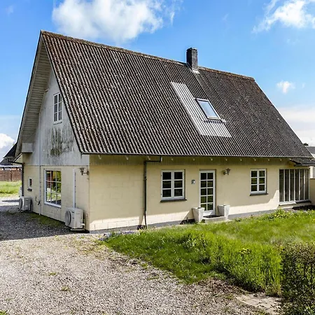3 Bedroom Awesome In